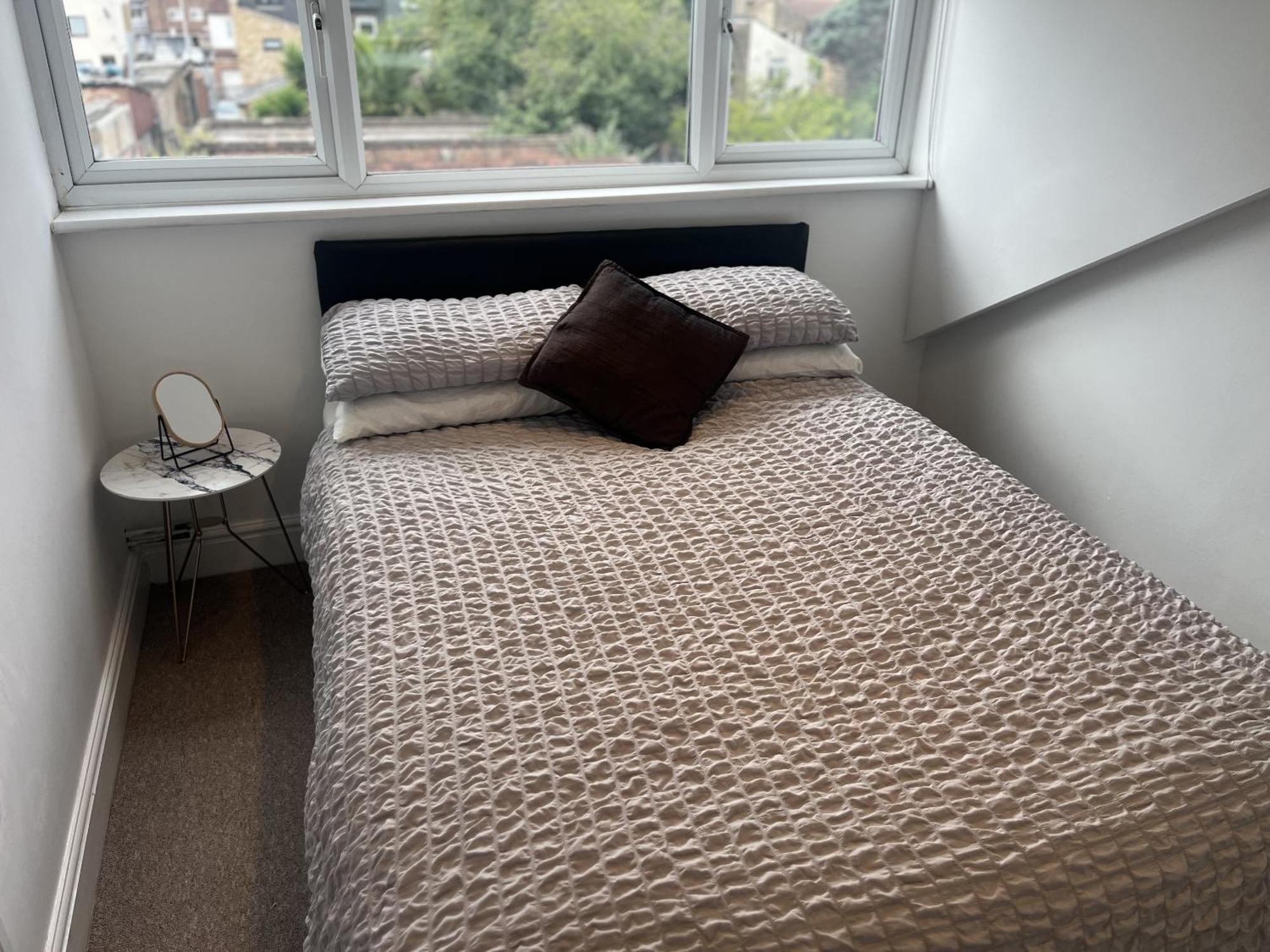 City Reach Retreat Spacious 4Bed House Startford Maryland Great Transport Links ロンドン エクステリア 写真