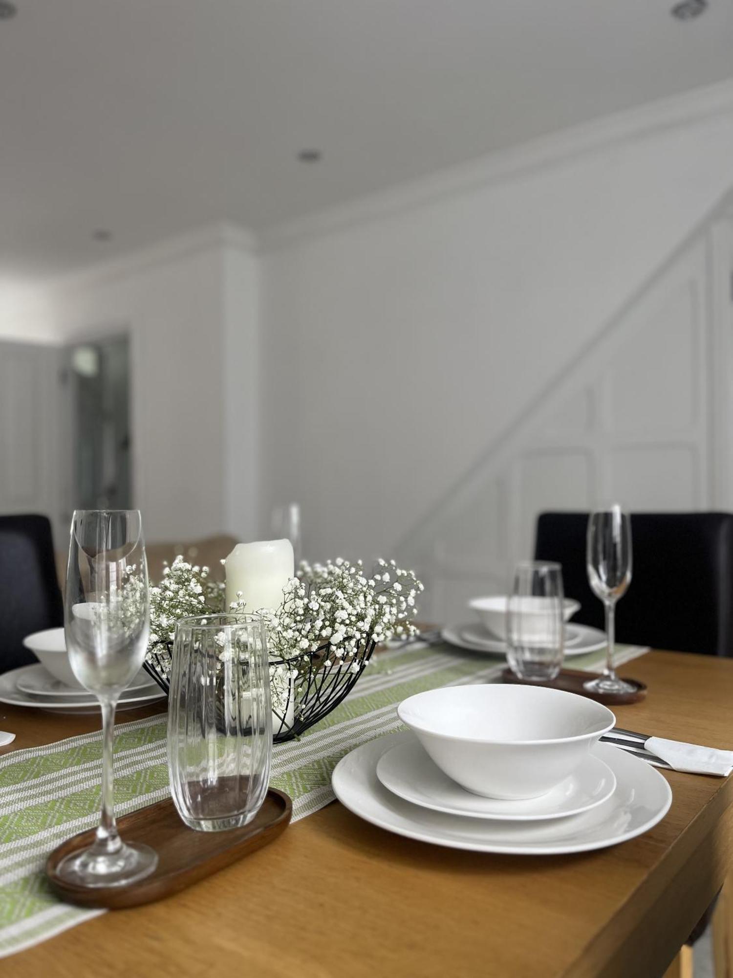 City Reach Retreat Spacious 4Bed House Startford Maryland Great Transport Links ロンドン エクステリア 写真