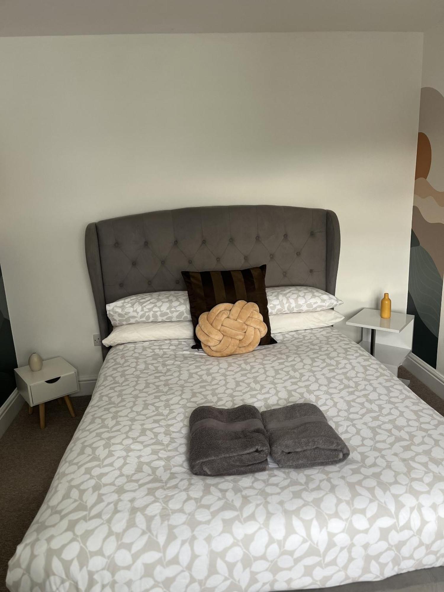 City Reach Retreat Spacious 4Bed House Startford Maryland Great Transport Links ロンドン エクステリア 写真