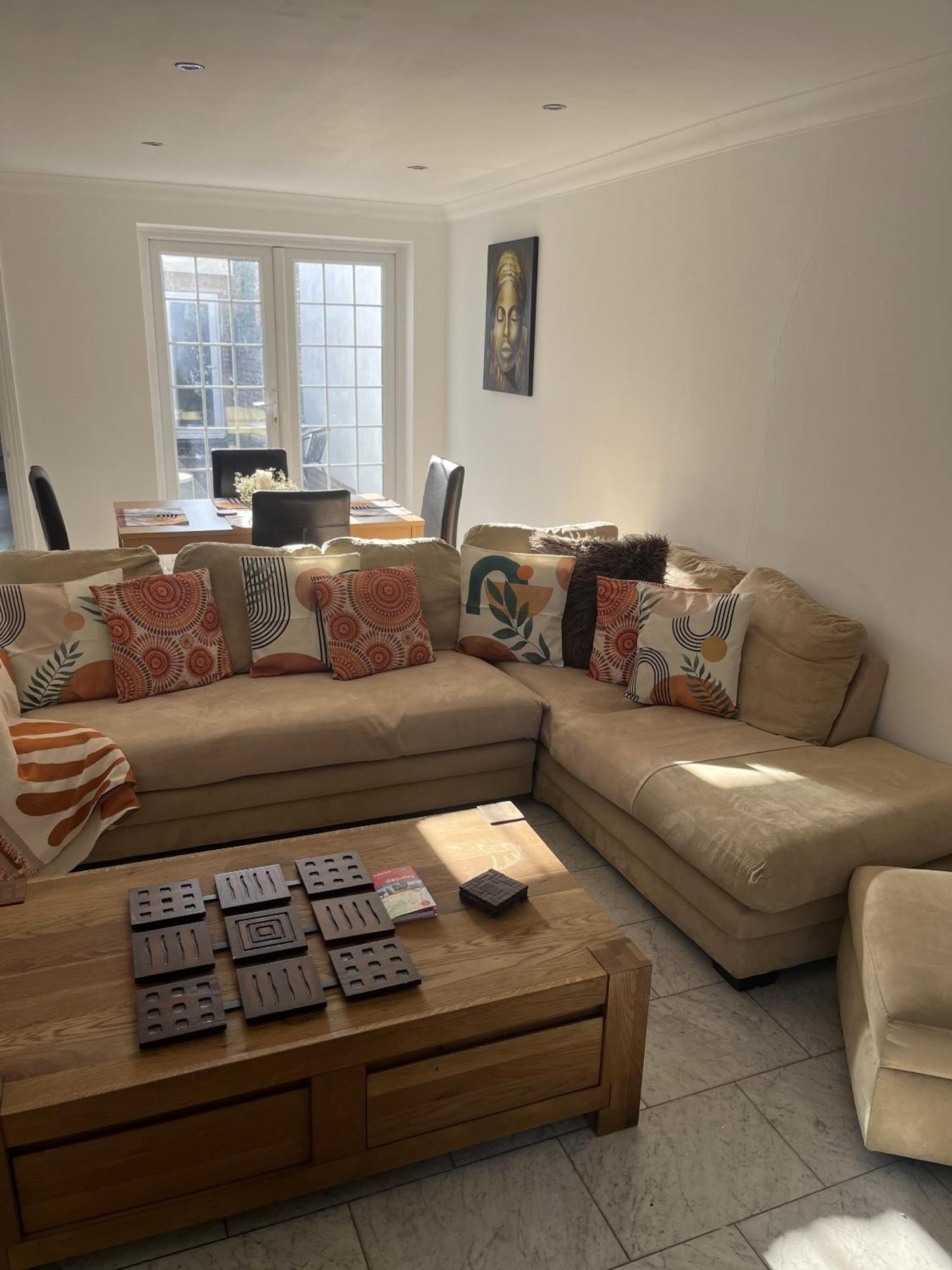 City Reach Retreat Spacious 4Bed House Startford Maryland Great Transport Links ロンドン エクステリア 写真